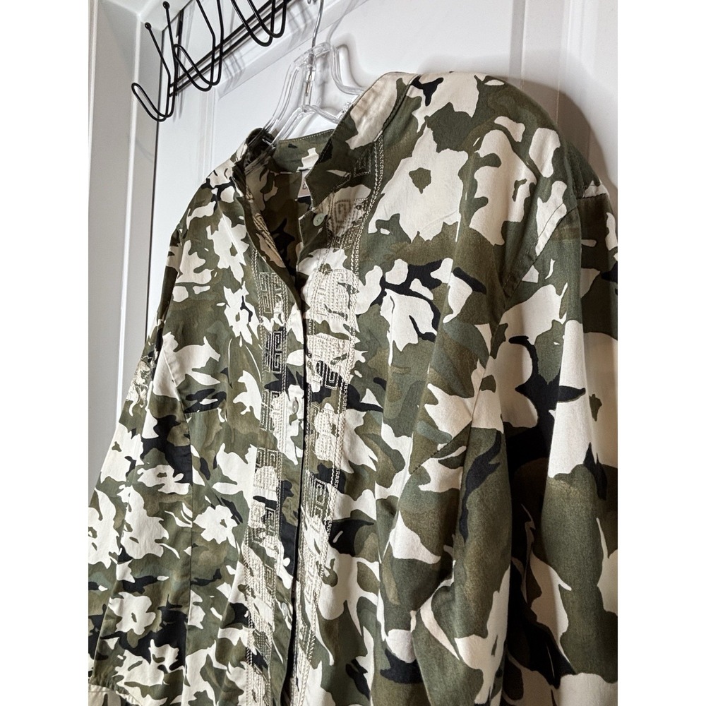 CHICO'S Size 2 (M) Camo Print Cotton Women's Blouse Shirt Top Embroidered - Picture 2 of 12
